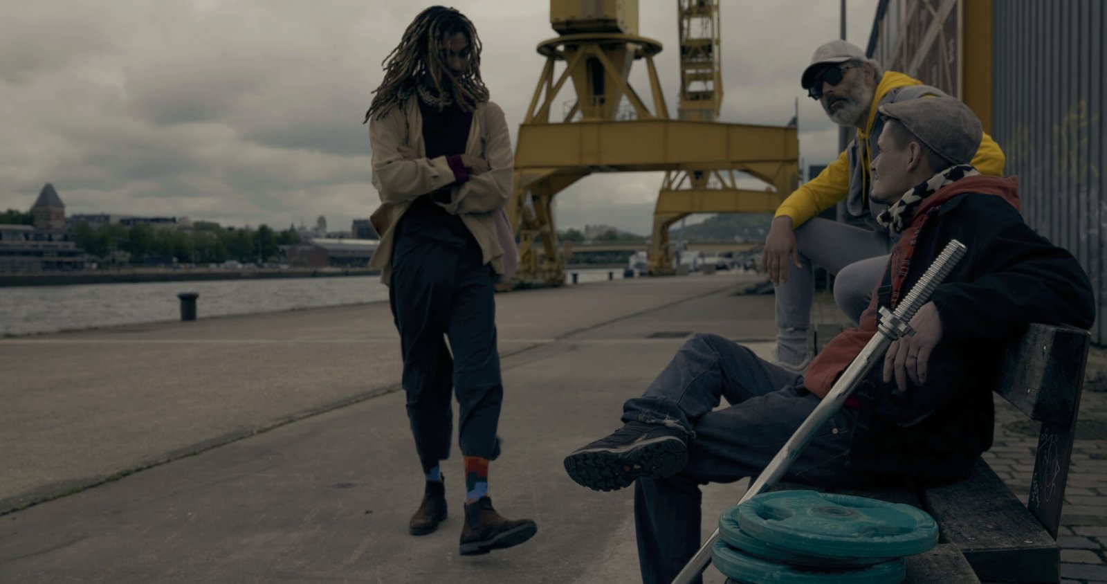 Lévi Bentounes, Hugo Zangl et Éric Lebouteiller dit Fruit Confit devant le 106, salle de concert de Rouen